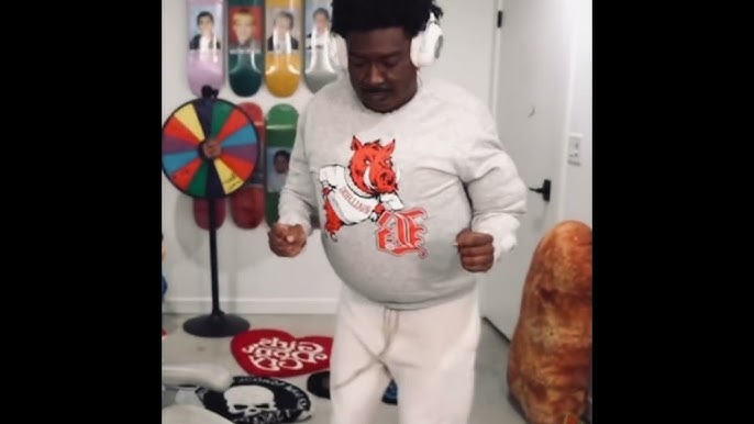 KayArchon – She Goes Remix