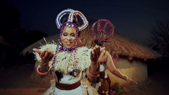 Zulu Queens (Ft. Siya Ntuli) - Phephela